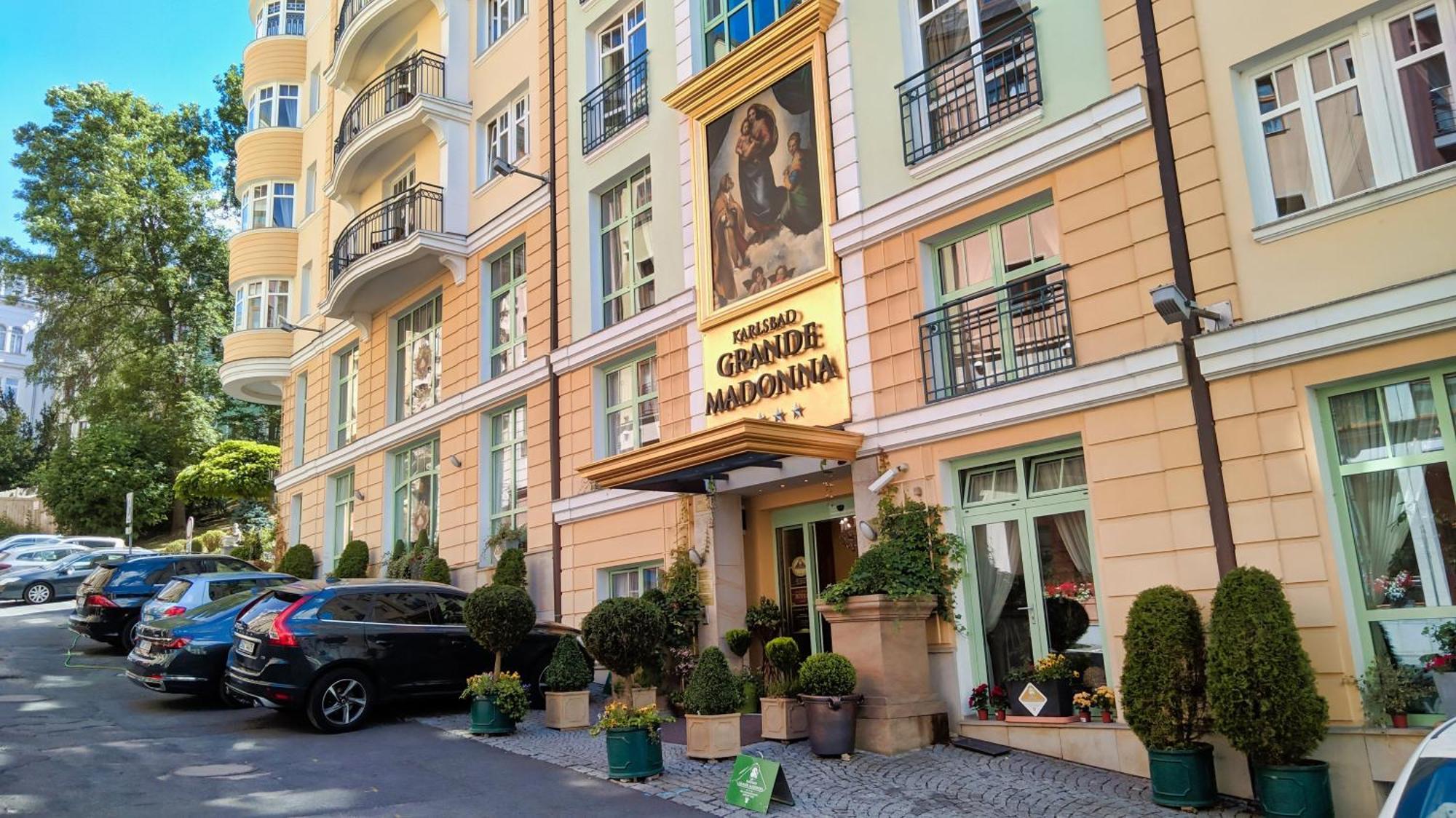 Hotel Karlsbad Grande Madonna Exterior foto